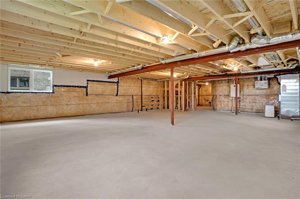 24 Moon Crescent Property Photo 43