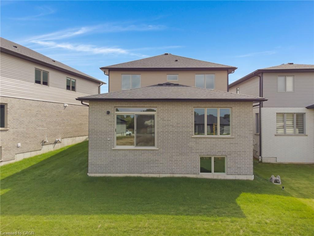 24 Moon Crescent Property Photo 44