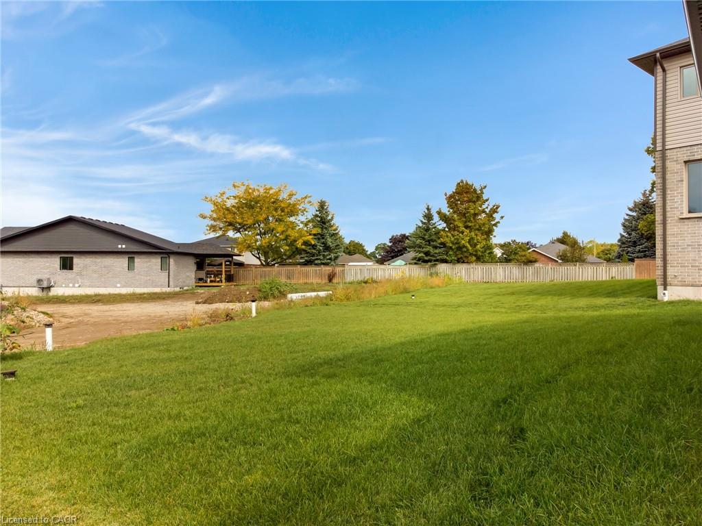 24 Moon Crescent Property Photo 46