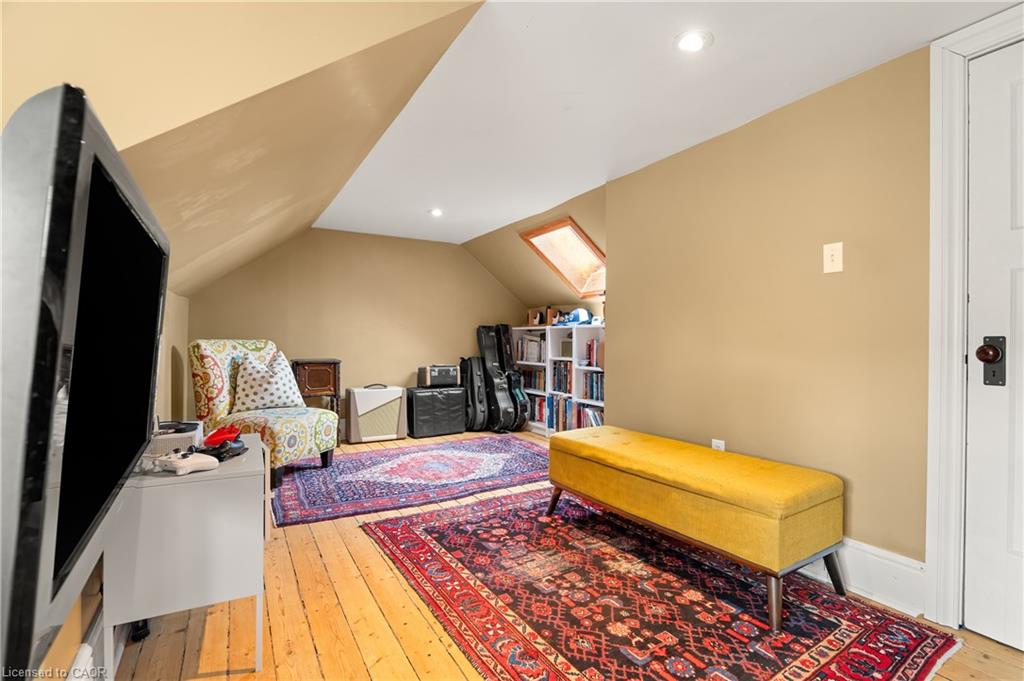 19 London Road E Property Photo 39