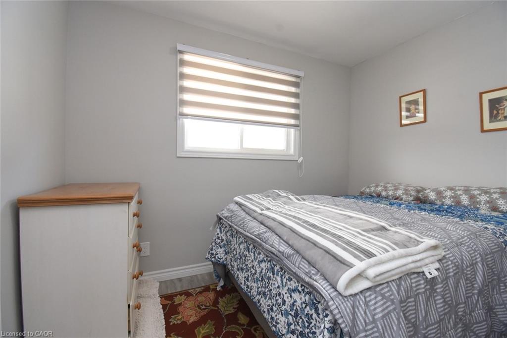 185 Rosslyn Avenue N Property Photo 12