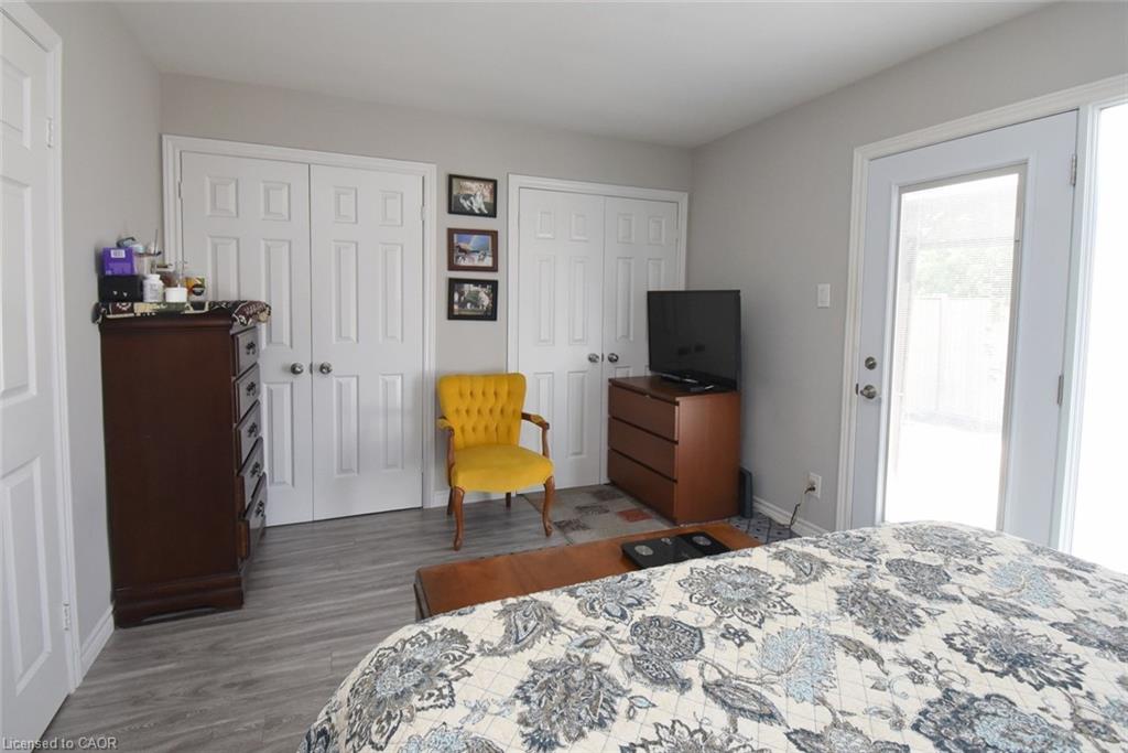 185 Rosslyn Avenue N Property Photo 14