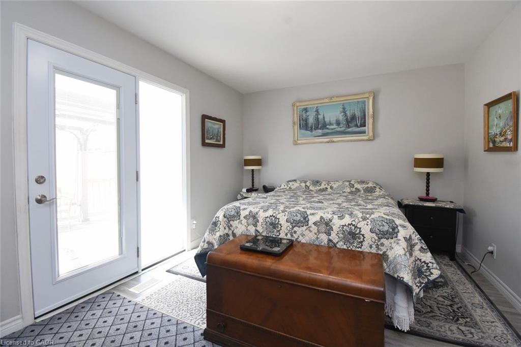 185 Rosslyn Avenue N Property Photo 15