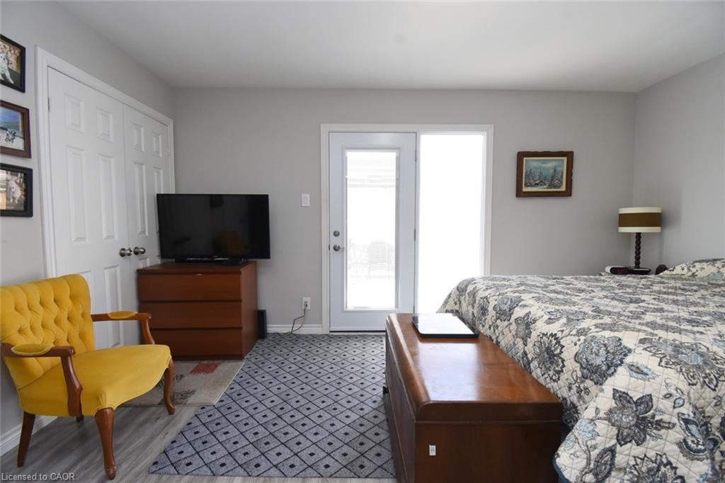 185 Rosslyn Avenue N Property Photo 16
