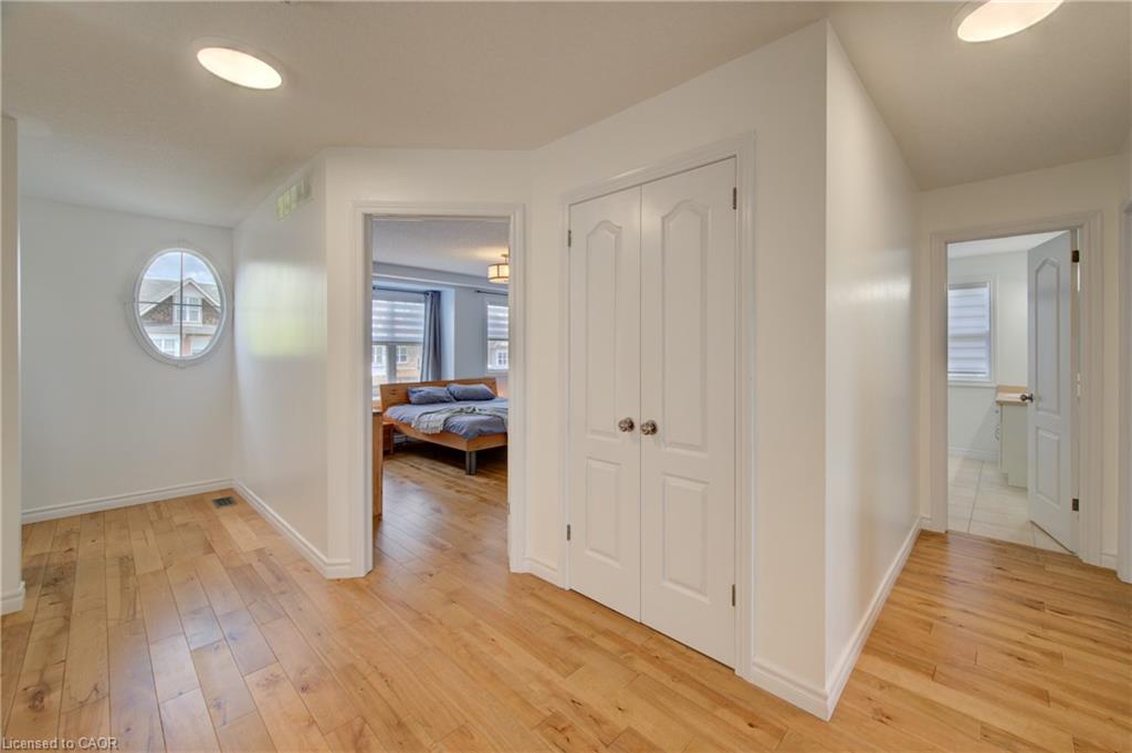 729 Keats Way Property Photo 14