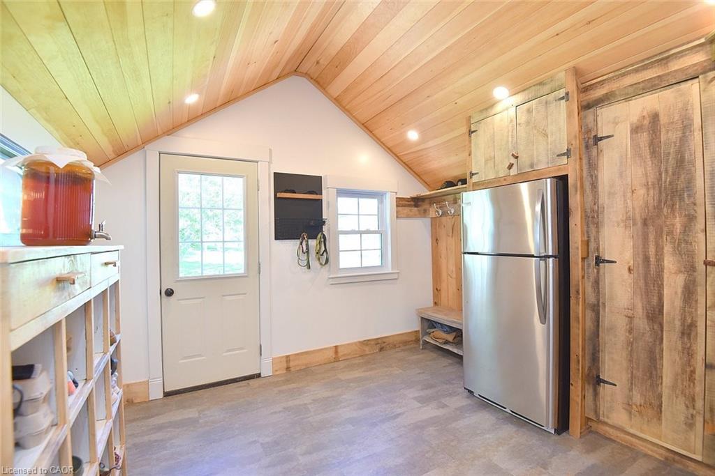 335 Haldimand Rd 12 Property Photo 17