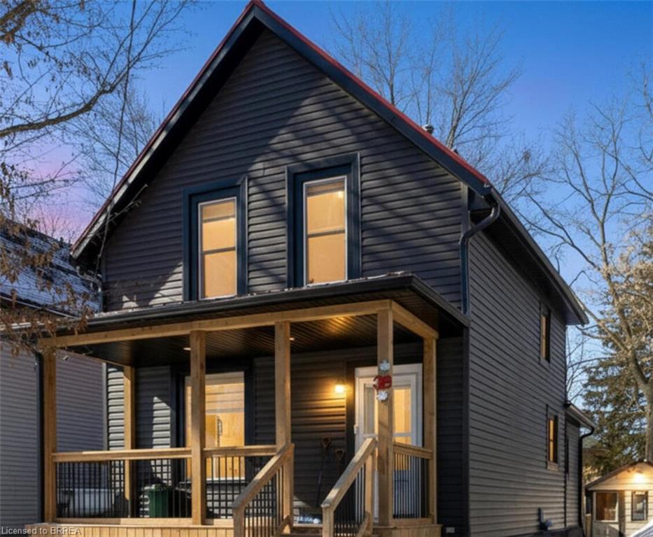 38 Mowat Street Property Photo 2
