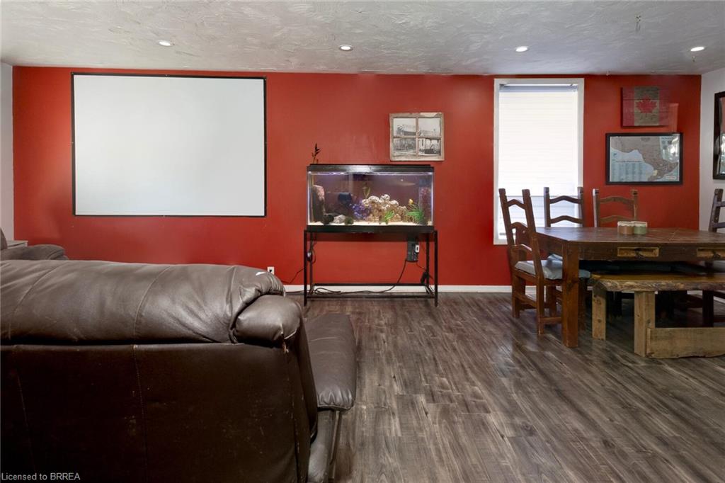 38 Mowat Street Property Photo 7