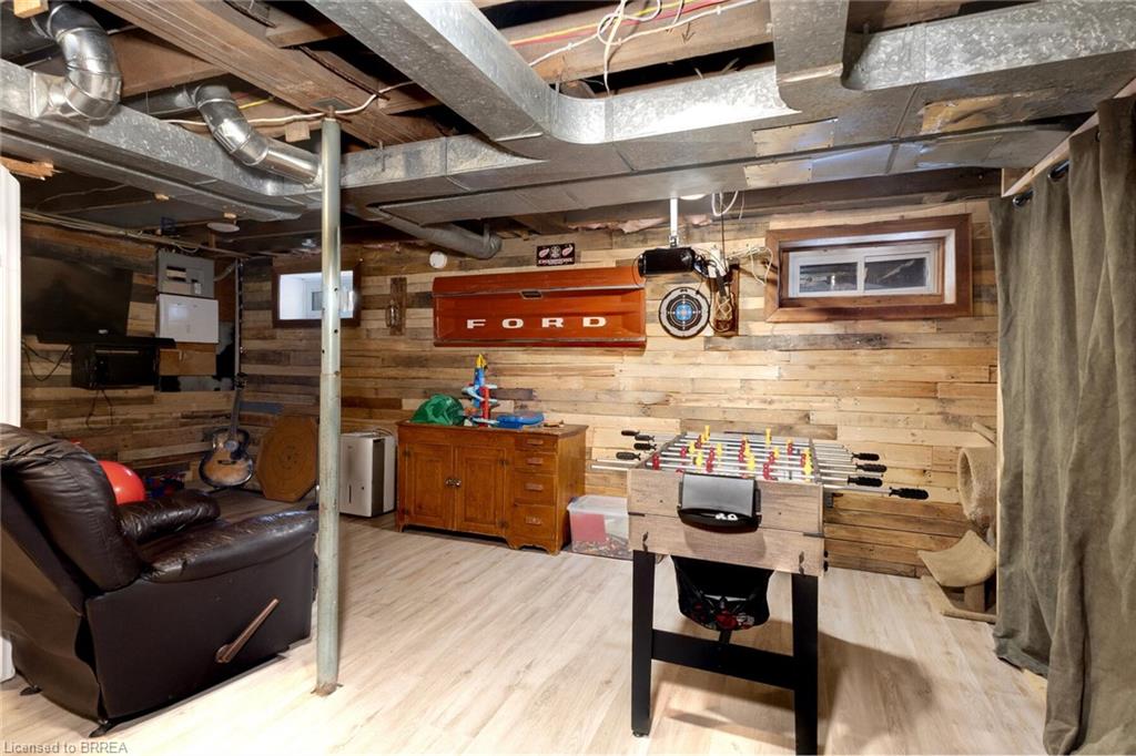 38 Mowat Street Property Photo 25