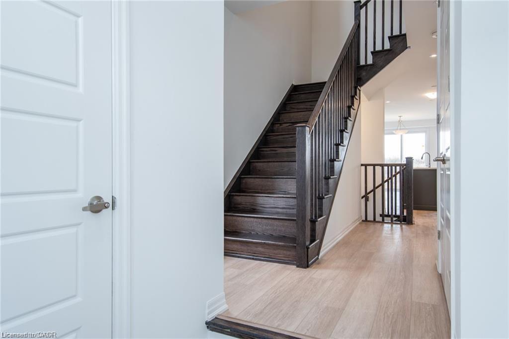 112 Forestwalk Street Property Photo 3