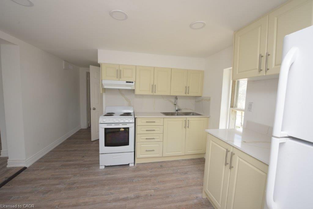 79-71 Cedar Street Property Photo 3