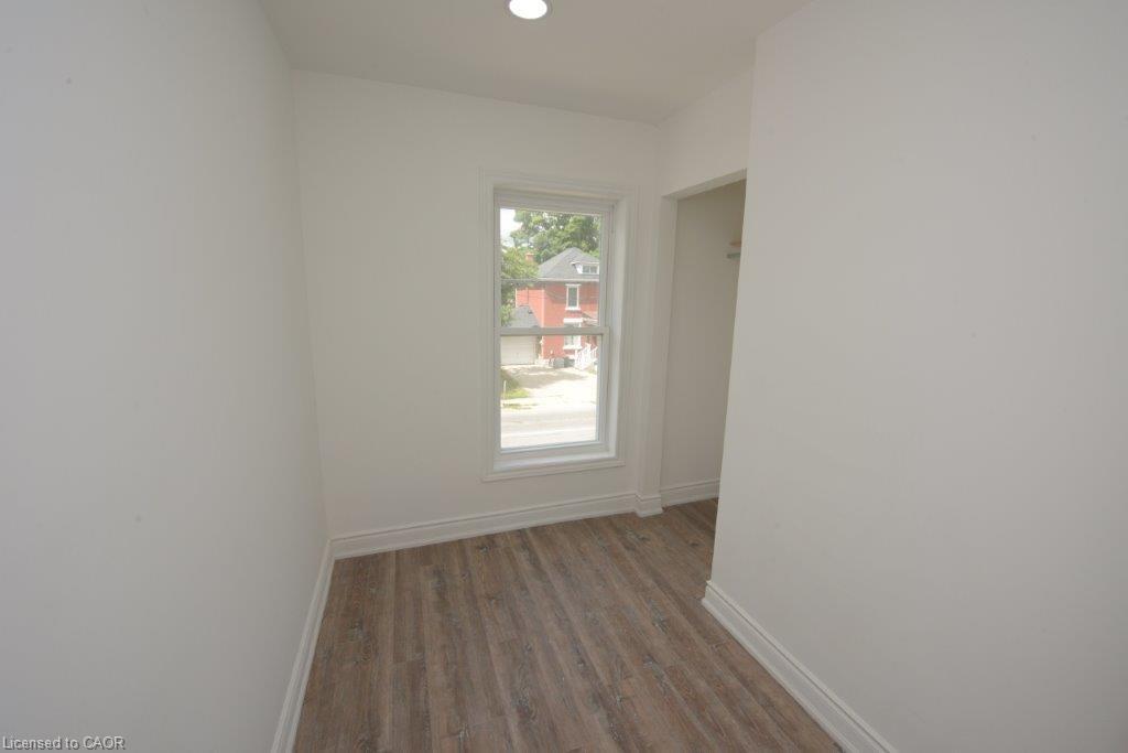 79-71 Cedar Street Property Photo 9