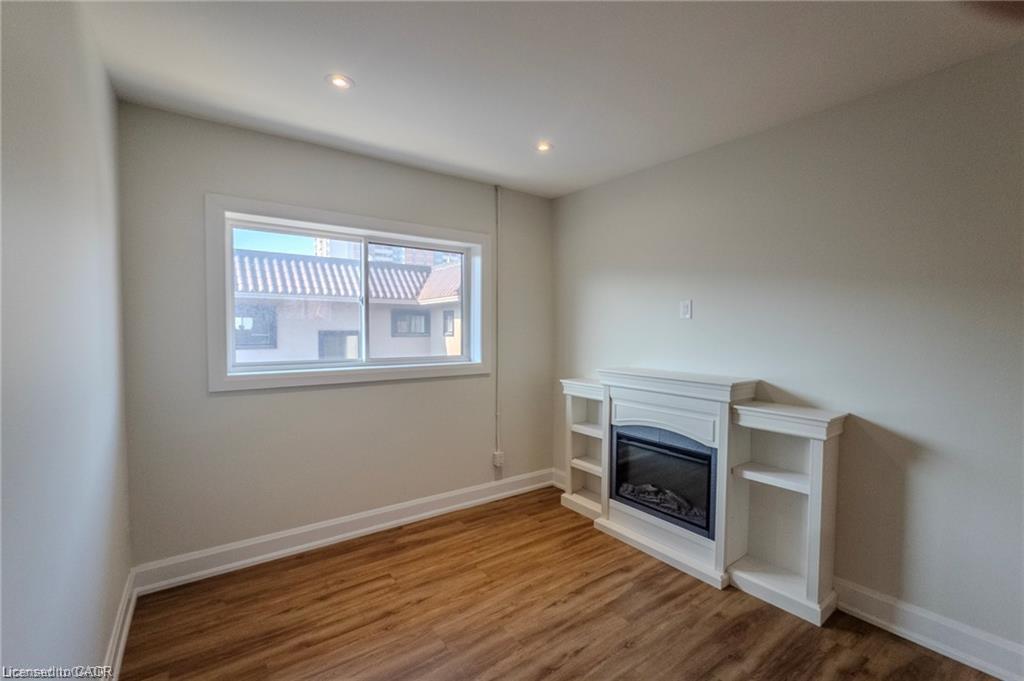 C7-540 King Street E Property Photo 6