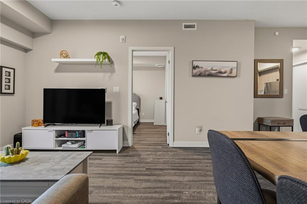 413-16 Markle Crescent Property Photo 7