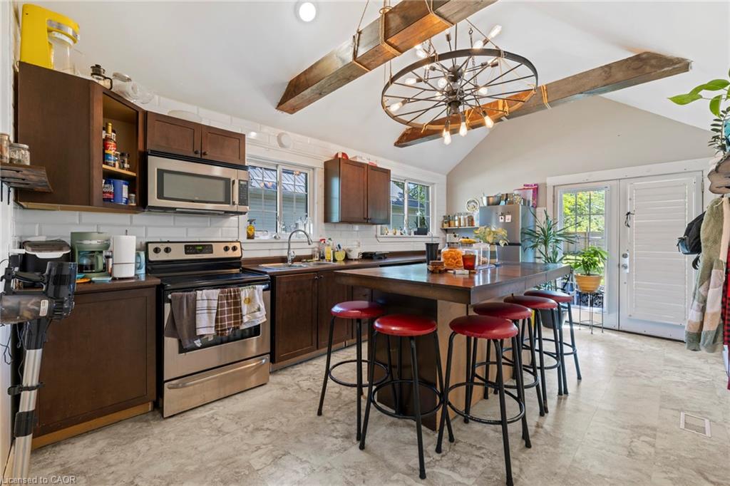54 Chestnut Street E Property Photo 8