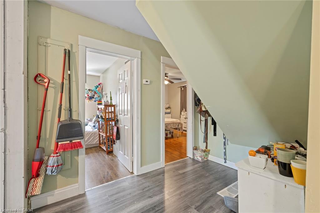 54 Chestnut Street E Property Photo 12