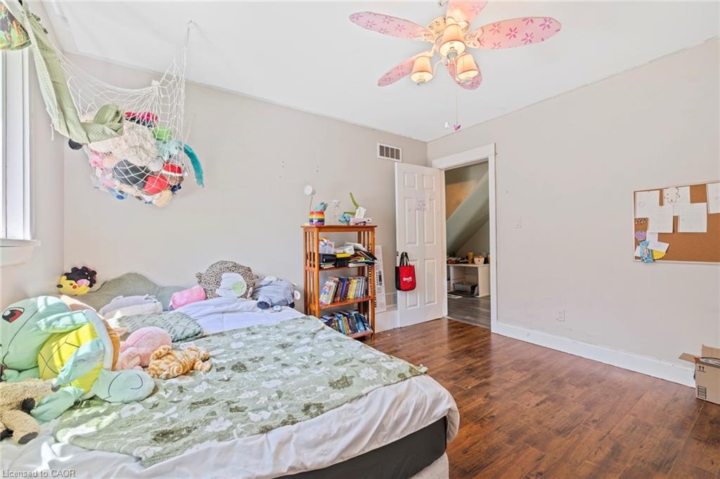 54 Chestnut Street E Property Photo 17