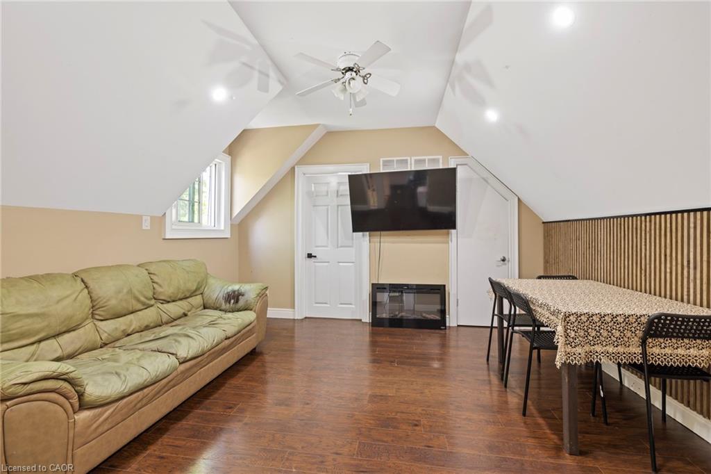 54 Chestnut Street E Property Photo 28