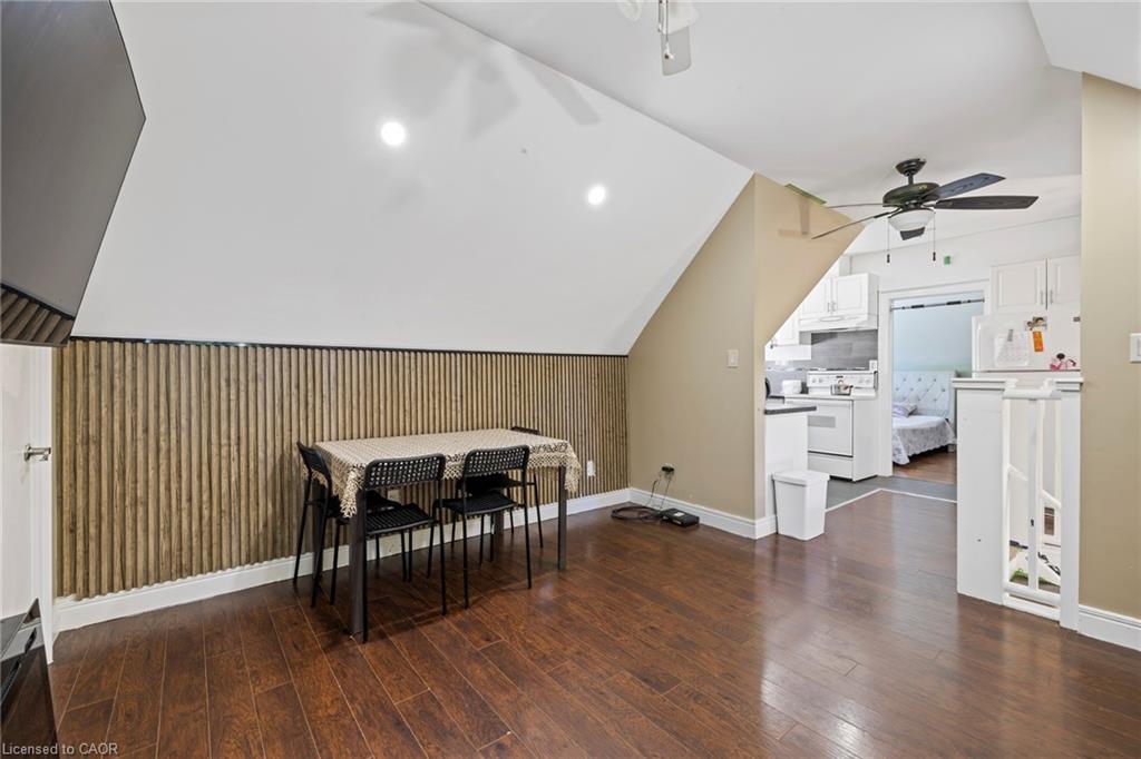 54 Chestnut Street E Property Photo 29