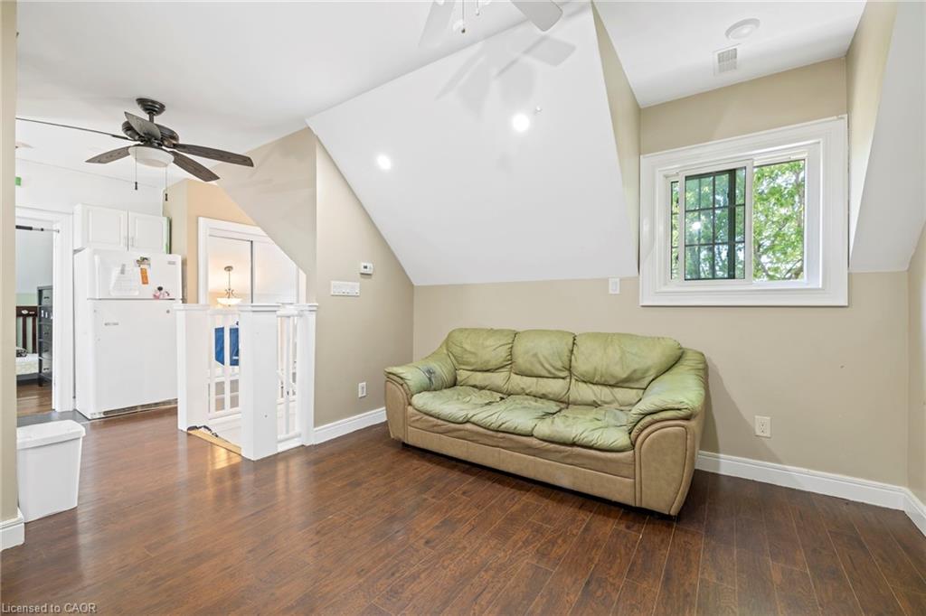 54 Chestnut Street E Property Photo 30