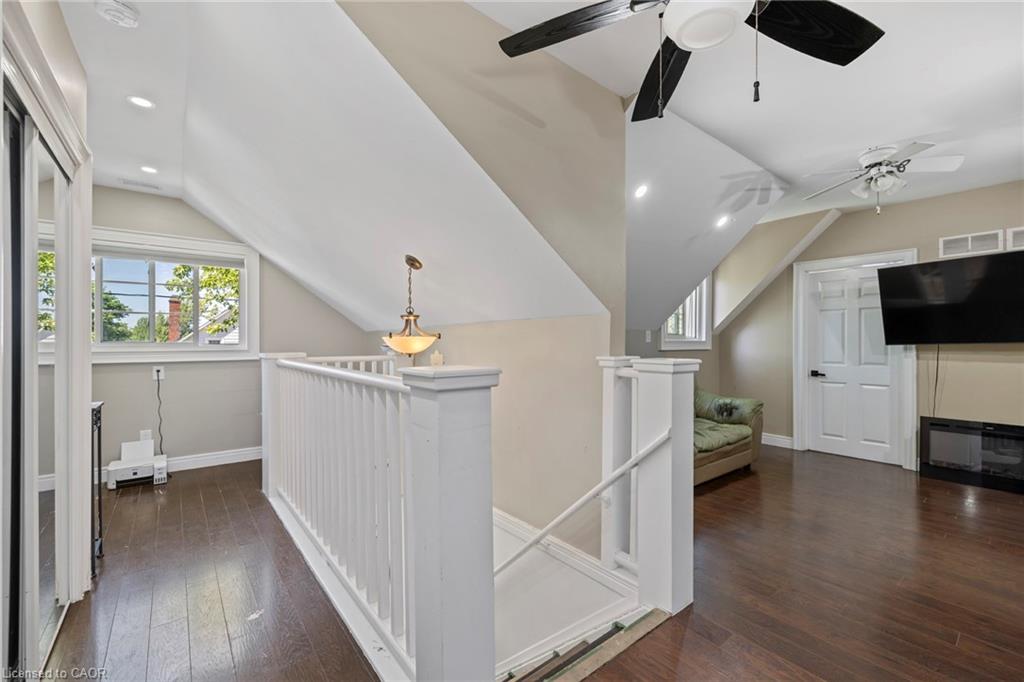 54 Chestnut Street E Property Photo 32