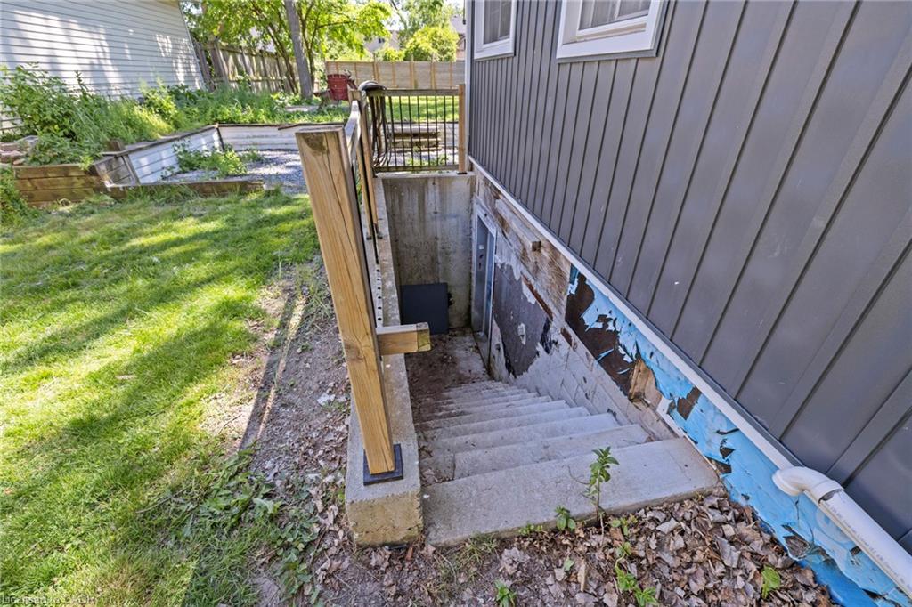54 Chestnut Street E Property Photo 39