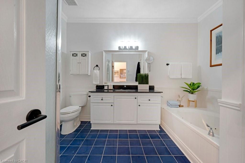 4-341 George Street N Property Photo 18