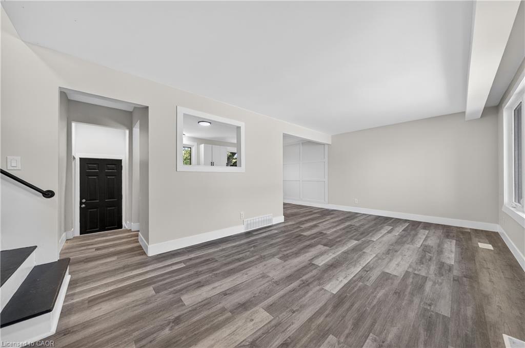 970 Parkdale Avenue Property Photo 6