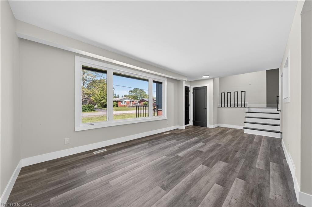 970 Parkdale Avenue Property Photo 8