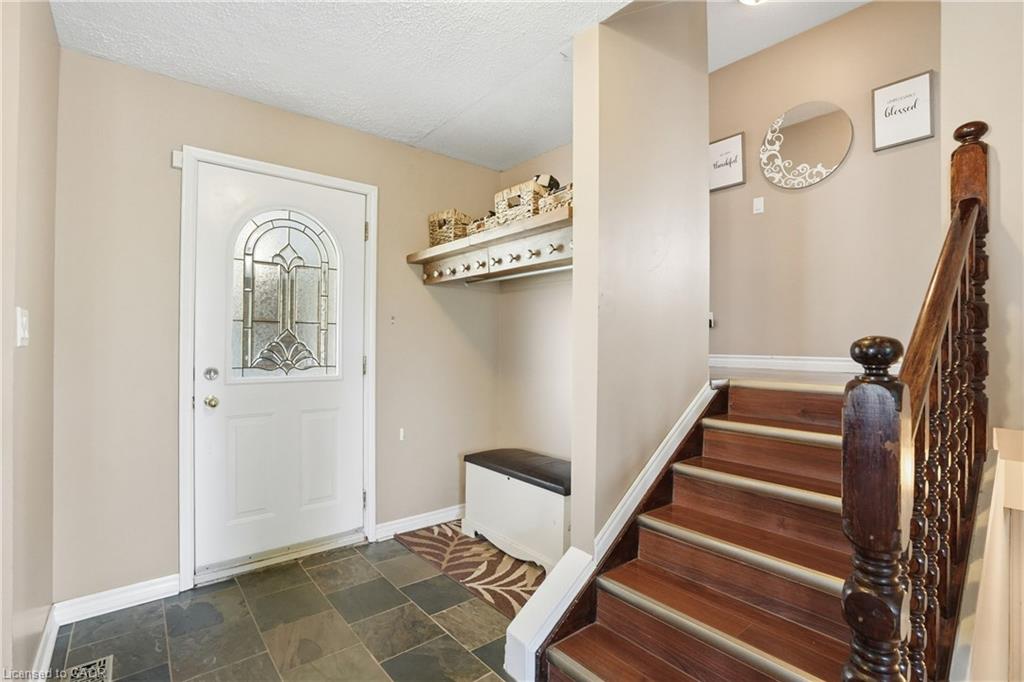 2 Loring Crescent Property Photo 5