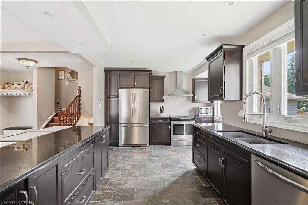 2 Loring Crescent Property Photo 16
