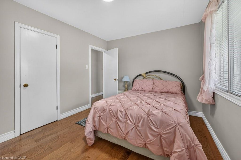 476 East 37th Street Property Photo 20