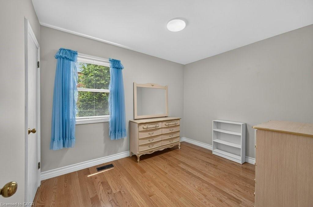 476 East 37th Street Property Photo 21