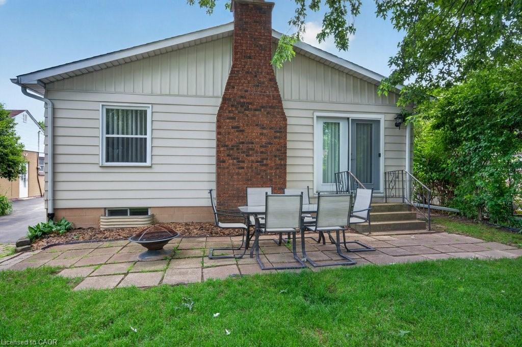 476 East 37th Street Property Photo 42