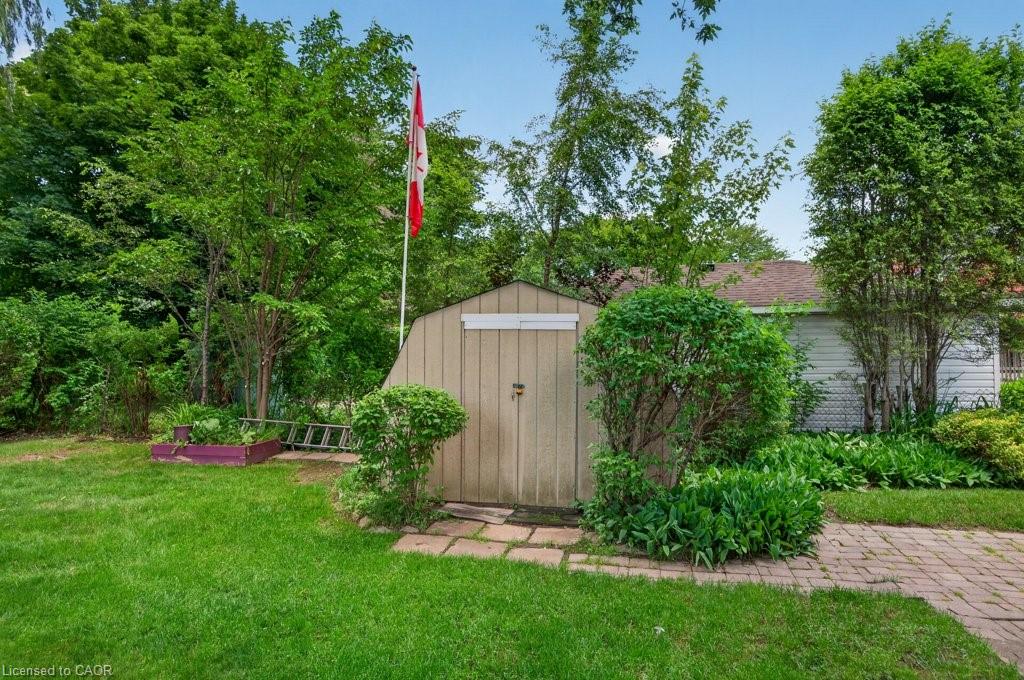 476 East 37th Street Property Photo 43