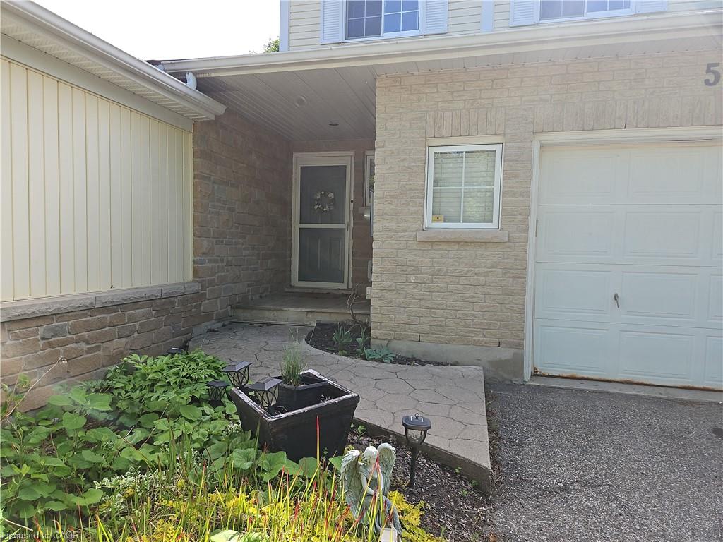 596 Spinnaker Crescent Property Photo 5