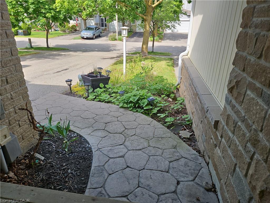 596 Spinnaker Crescent Property Photo 6