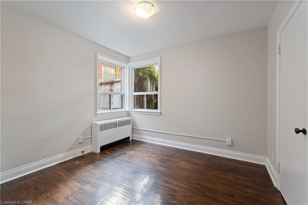 8-2189 King Street E Property Photo 15