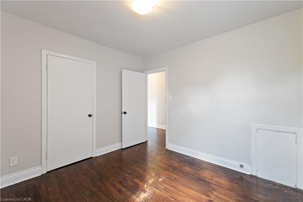 8-2189 King Street E Property Photo 17