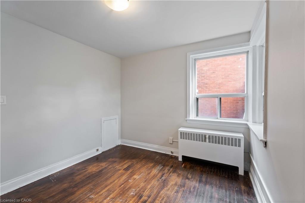 8-2189 King Street E Property Photo 18