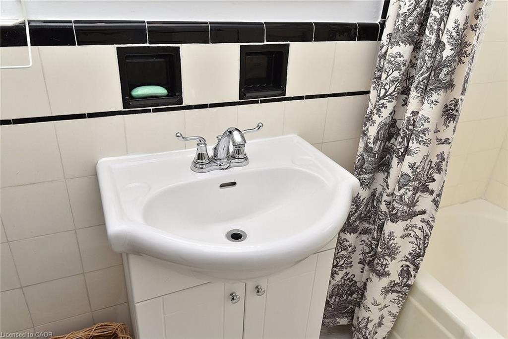 603 Upper Wentworth Street Property Photo 22