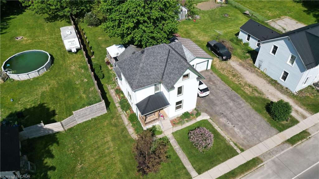 37 Baird Street S Property Photo 3
