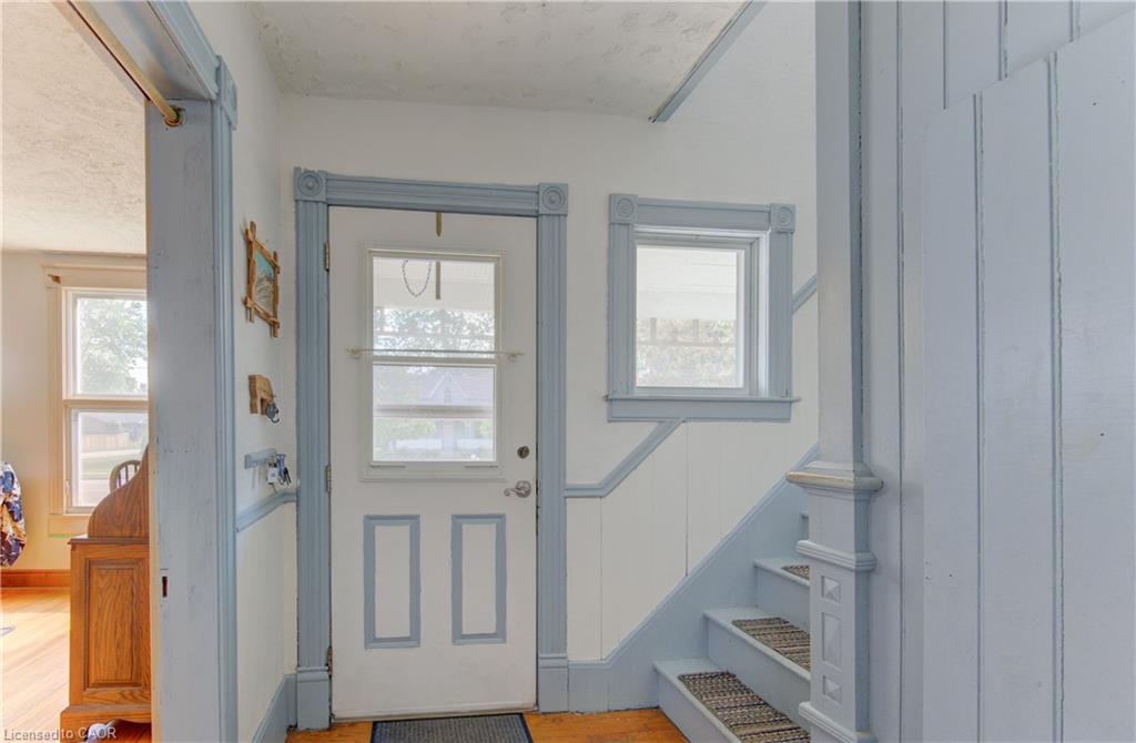37 Baird Street S Property Photo 5