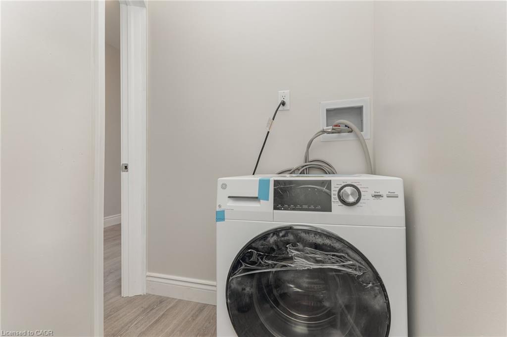 291 Emerald Street N Property Photo 14