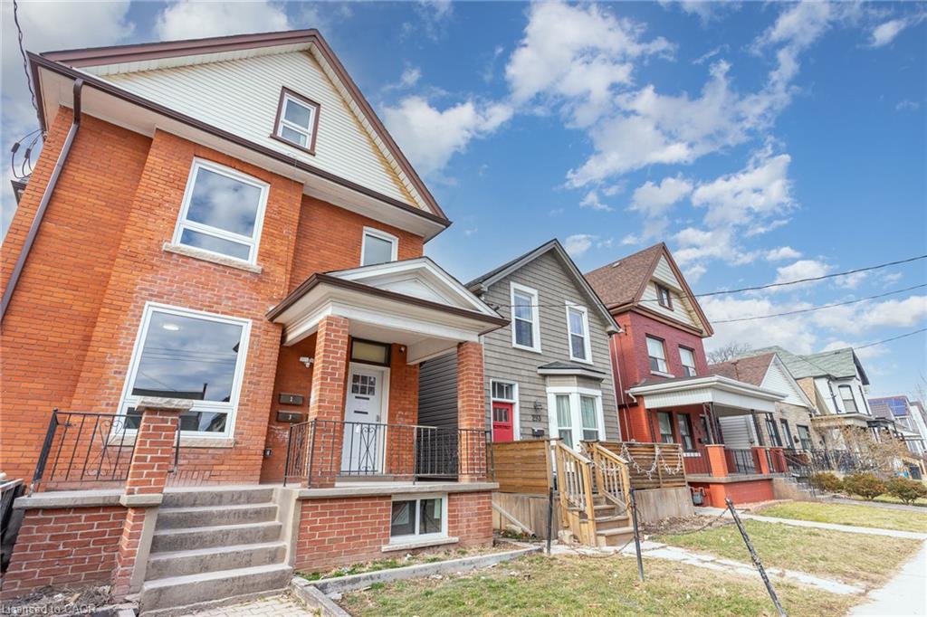 291 Emerald Street N Property Photo 2