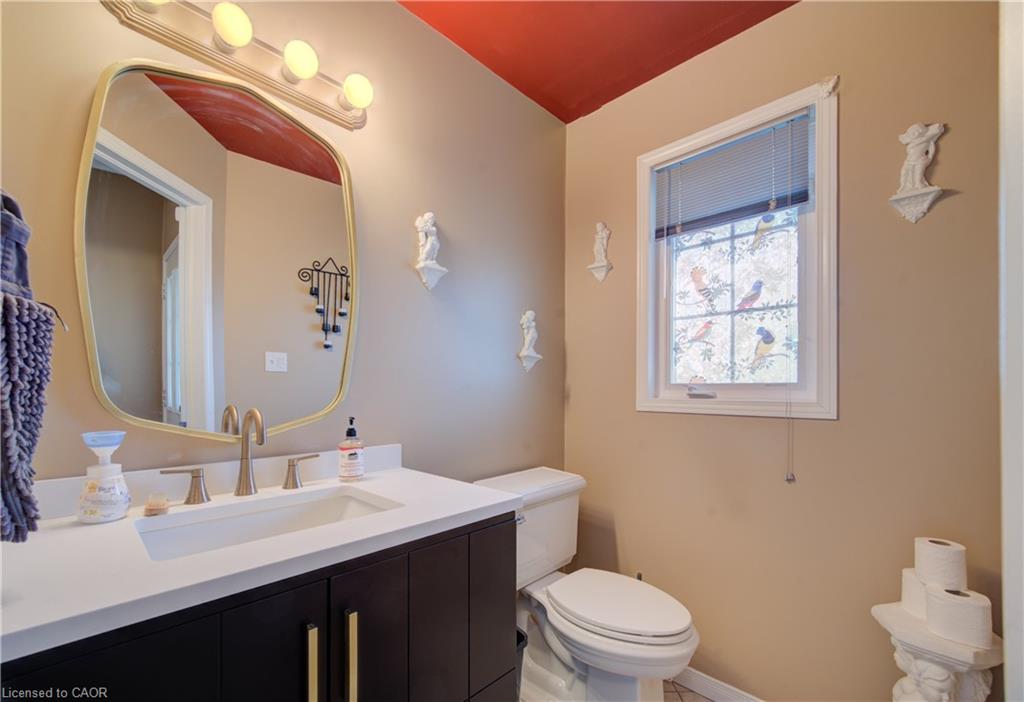 699 Commonwealth Crescent Property Photo 17