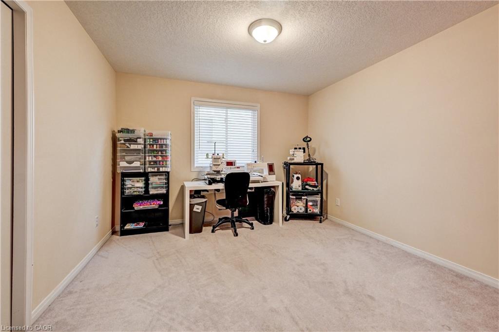 699 Commonwealth Crescent Property Photo 23
