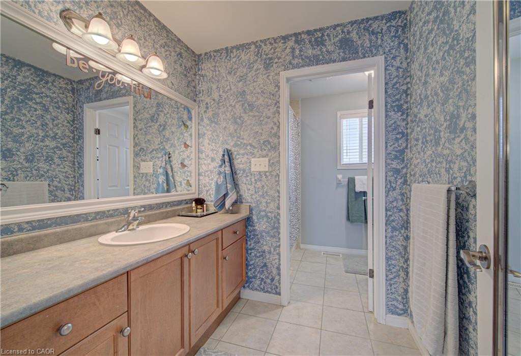 699 Commonwealth Crescent Property Photo 24
