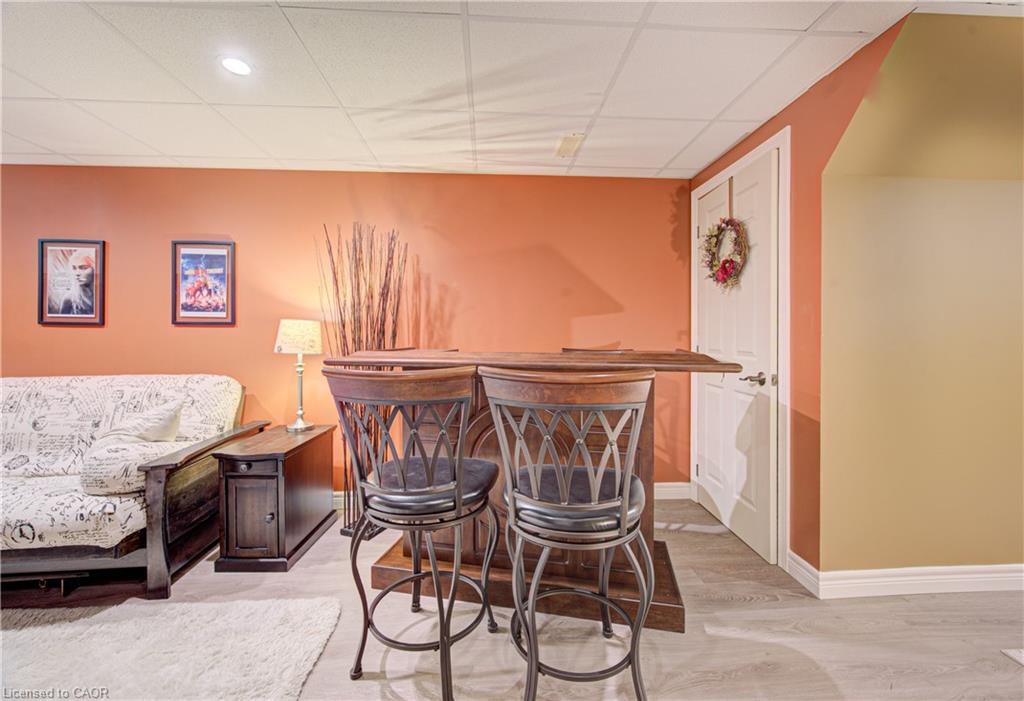 699 Commonwealth Crescent Property Photo 26