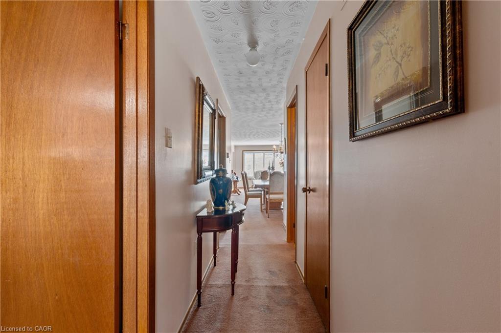 202 Ray Street N Property Photo 23